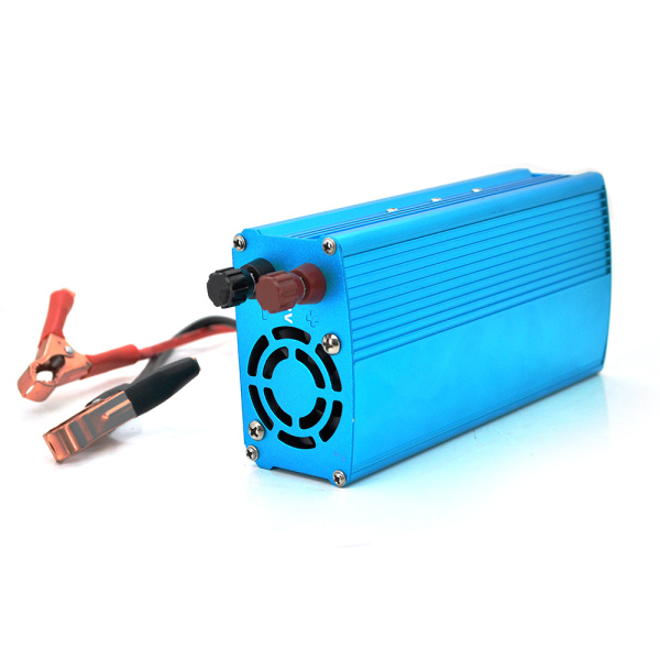 Інвертор напруги RITAR PIV1800A, 12/220 з апроксимувати синусоїдою, 1 універсальна розетка, клеми, 1 USB вихід, клемні дроти