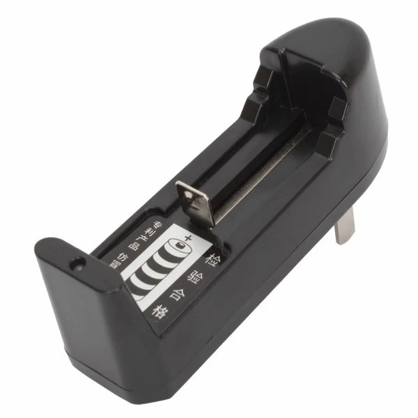 Зарядний пристрій універсальний BLC-001A 1AA/1AAA/18650, 3.7V/450mAh