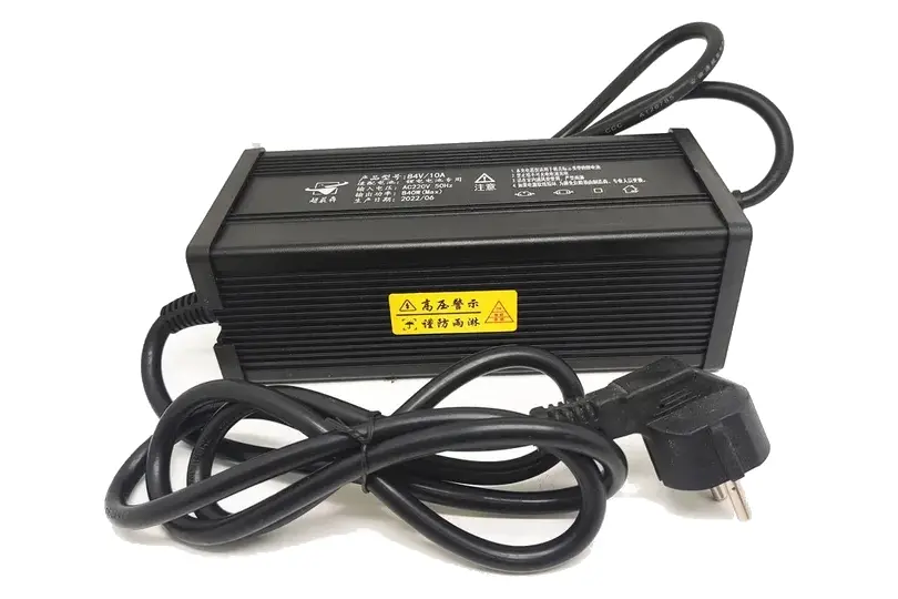 HS-BL6S25.2V10AXT60_01-original.jpg Зарядний пристрій Chaochen Li-Ion 24.2В 10А 250Вт (XT60) - Зображення 1